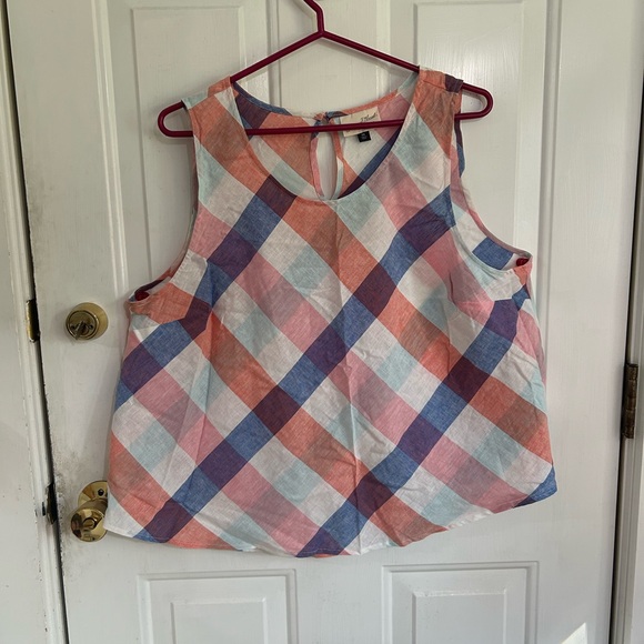 Universal threads top - Picture 10 of 10